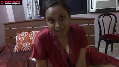 ஒரு வழுக்கை மனிதன் ஒரு கவர்ச்சியான நாம் ஹேரி ஆபாச இலவச பேண்ட்டுக்குள் நுழைகிறான்