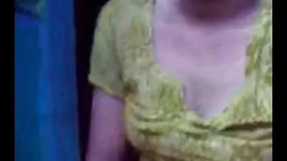 கவர்ச்சியான குழந்தை சீன ஹேரி செக்ஸ் twerk காட்டுகிறது