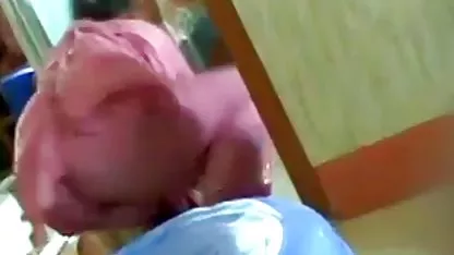 செயலாளர் கே ஹேரி செக்ஸ் ஒரு இன்ஸ்பெக்டரால் பிடிக்கப்படுகிறார்