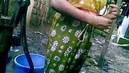 கிட்டத்தட்ட ஹேரி ஆபாச பாடிபில்டர் ஒரு கன்னி, ஒருவேளை கூட ...