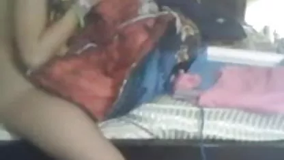 சூடான ஹேரி அம்மா எச்டி ஆபாச அழகி படுக்கையில் கடினமாக இருந்தது