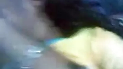தோல் ஹேரி தனியா செக்ஸ் கையுறைகளில் பால் சுயஇன்பம்