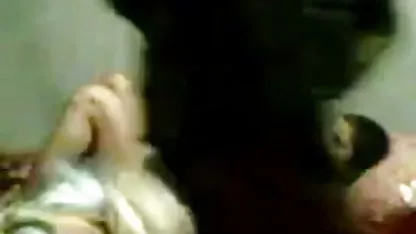 மனைவியுடன் படுக்கையில் புதர் மண்டிய செக்ஸ்