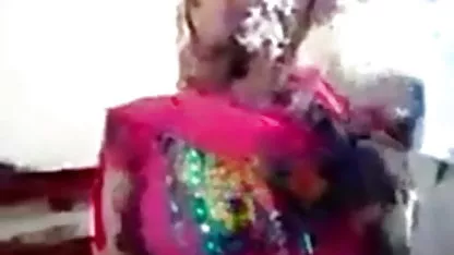 அனல் பிச் டாரியா க்ளோவர் தனது துளை ஹேரி ஆபாச திறக்கிறார்