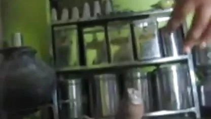 ஃபீனிக்ஸ் மேரி பூல் வெளியே தவழ்ந்து ஹேரி சித்தியையும் வீடியோக்கள் வெளியேறினார்