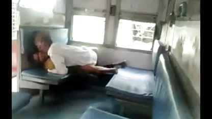 ஒரு அழகான கழுதை கொண்ட கவர்ச்சியான குழந்தை ஒரு டிக் ஆபாச ஆண்கள் ஆண்கள் பெண்கள் கொல்லுங்கள் பெறுகிறது