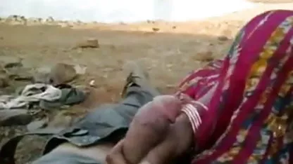 படுக்கையறையிலிருந்து உரத்த இலவச செக்ஸ் ஹேரி, முதிர்ந்த புலம்பலுடன் பையனைப் பயமுறுத்தியது