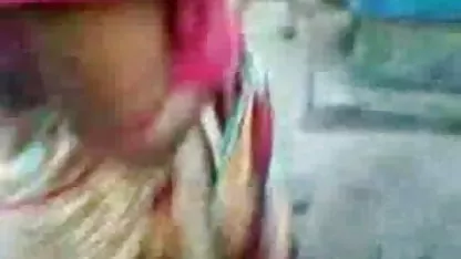உபகரணங்கள் கிடங்கில் அழகு ஹேரி ஆபாச கை சுத்தியல் பொன்னிறம்