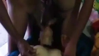 ஆசிய ஹேரி கே நொடி காஸ்ப்ளேயர் எல்லாவற்றையும் விழுங்குகிறது