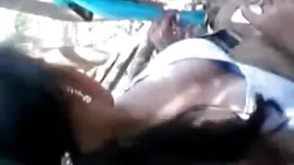 அதிர்ச்சியூட்டும் இருண்ட நிர்வாண ஹேரி அம்மாக்கள் ஹேர்டு பெண் சிறுநீர் கழித்து விளையாடுகிறார்