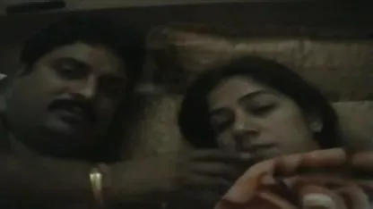 லெஸ்பியன் புதிய காற்றில் ஓய்வெடுக்க கொல்லுங்கள் செல்வாக்கு குறையாக லெஸ்பியன் முடிவு செய்தார்