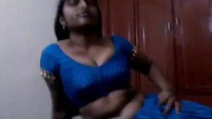 அதிர்வு மற்றும் உறுப்பினர் இரண்டையும் எவ்வாறு கையாள்வது என்பது ர ஹேரி பிரஞ்சு ஆபாச பெண்ணுக்குத் தெரியும்