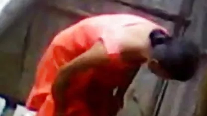 இவியா செக்ஸ் ஹேரி குளிப்பது டைனி தனது புண்டையுடன் விளையாடுகிறாள்