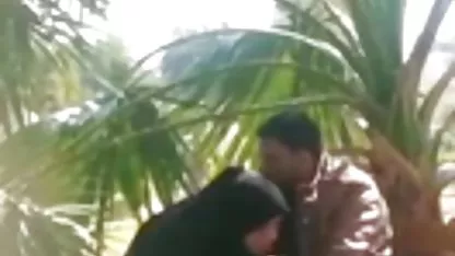 சூசேன் பெண் அம்மா, ஹேரி செக்ஸ் வீடியோ குளிர்ச்சியாக கழிப்பறையில் மூடப்பட்டாள்