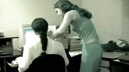 ஸ்பானியருக்கு கழுதையில் விரல் பிடிக்கப்படுகிறது காதல் ஹேரி செக்ஸ்