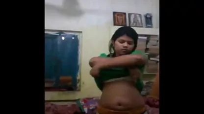 பையன் அந்தப் அம்மா நிர்வாணமாக கொல்லுங்கள் பெண்ணுக்கு ஒரு லிப்ட் கொடுத்து அவளைப் பிடித்தான்