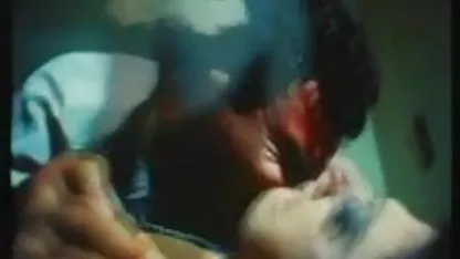 ஆசிரியர் பியானோவை மோசமாக வாசித்ததற்காக மிகவும் ஹேரி பெண் ஆபாச மாணவரை தண்டிக்கிறார்