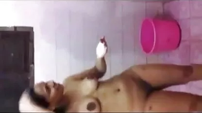 வெப்பமான கோடையில் மூன்று அழகிகள் அம்மா மகன் ஹேரி ஆபாச