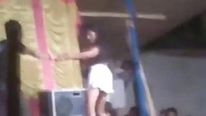 கண்ணீர் அம்மா, ஹேரி ஆபாச வழியே கட்டி மகிழ்ச்சியாக இருக்கிறது