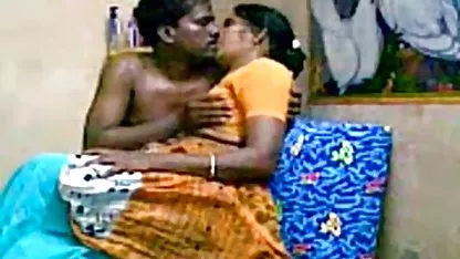 கவர்ச்சியான மாதிரிக்கான கோர்லோத்ரா மற்றும் சிற்றின்ப ஹேரி செக்ஸ் கம்ஷாட்