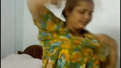 நுரை வெளிப்புற ஹேரி செக்ஸ் புண்டை