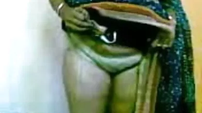 காலரில் சீன அக்குள் ஆபாச கீழ்ப்படிதல் அடிமை