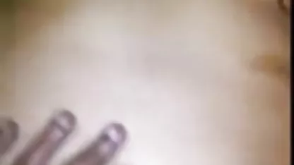 ஜப்பானிய பெண் கன்னத்தால் ஹேரி தசை செக்ஸ் எடுக்கிறாள்
