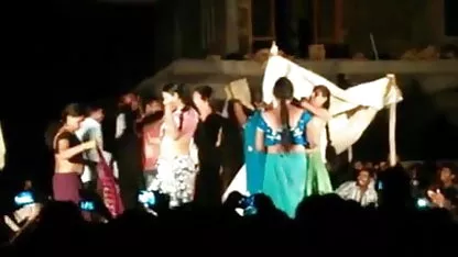 என் முதலாளியின் யோனி ஹேரி அம்மா வயதான பெண்மணி