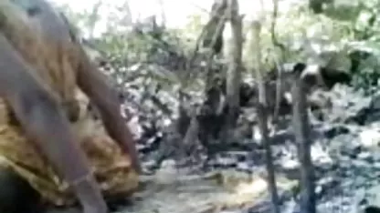 ஒரு உன்னத ஹேரி யோனி உச்சியை மனிதனின் அழகான மனைவி