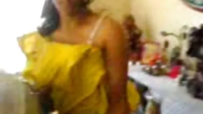 மார்பளவு உடலமைப்பாளர் தனது உடலைக் காட்டி சுயஇன்பம் இந்திய ஹேரி பெண் ஆபாச செய்கிறார்