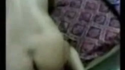 காதலன் ஹேரி லெஸ்பியன் அம்மா அபார்ட்மெண்டிற்குள் பதுங்குகிறான்