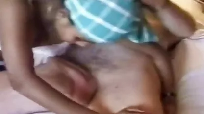 மோசமான மாணவர் மாடிப்படி ஹேரி ஆபாச