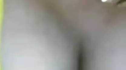 இளம் அழகுடன் ஆபாசமானது சூடான பிரஞ்சு புஷ்