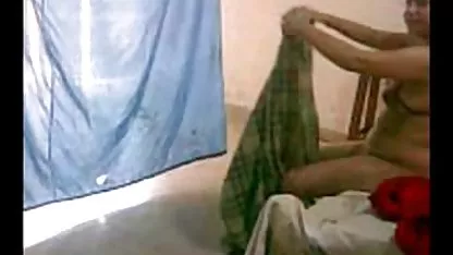 சப்பி நர்ஸ் மற்றும் ஒரு பெரிய கே ஹேரி மருத்துவர் கருப்பு டிக்